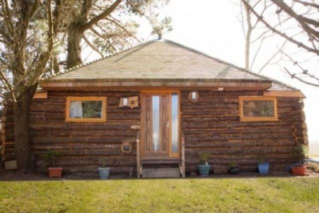 The Log Cabin 4 Nanpusker Road Angarrack TR27 5JX The Log Cabin 4 Nanpusker Road Angarrack TR27 5JX