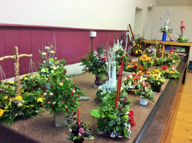 Flower arranging led by Lynne December 2017 - photo 2 Flower arranging led by Lynne December 2017 - photo 2