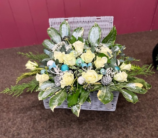 Flower arranging led by Lynne Christmas 2025 - photo 5 Flower arranging led by Lynne Christmas 2025 - photo 5
